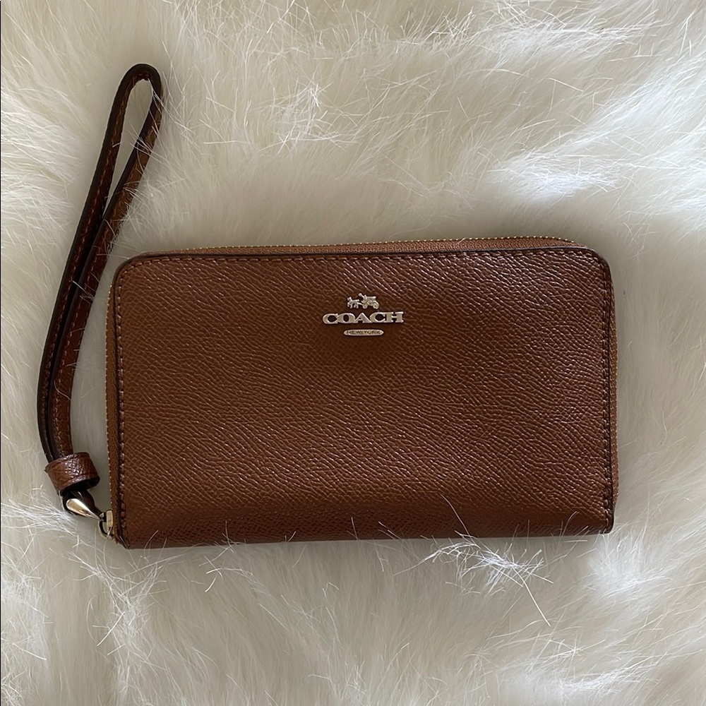 coach tan wristlet
